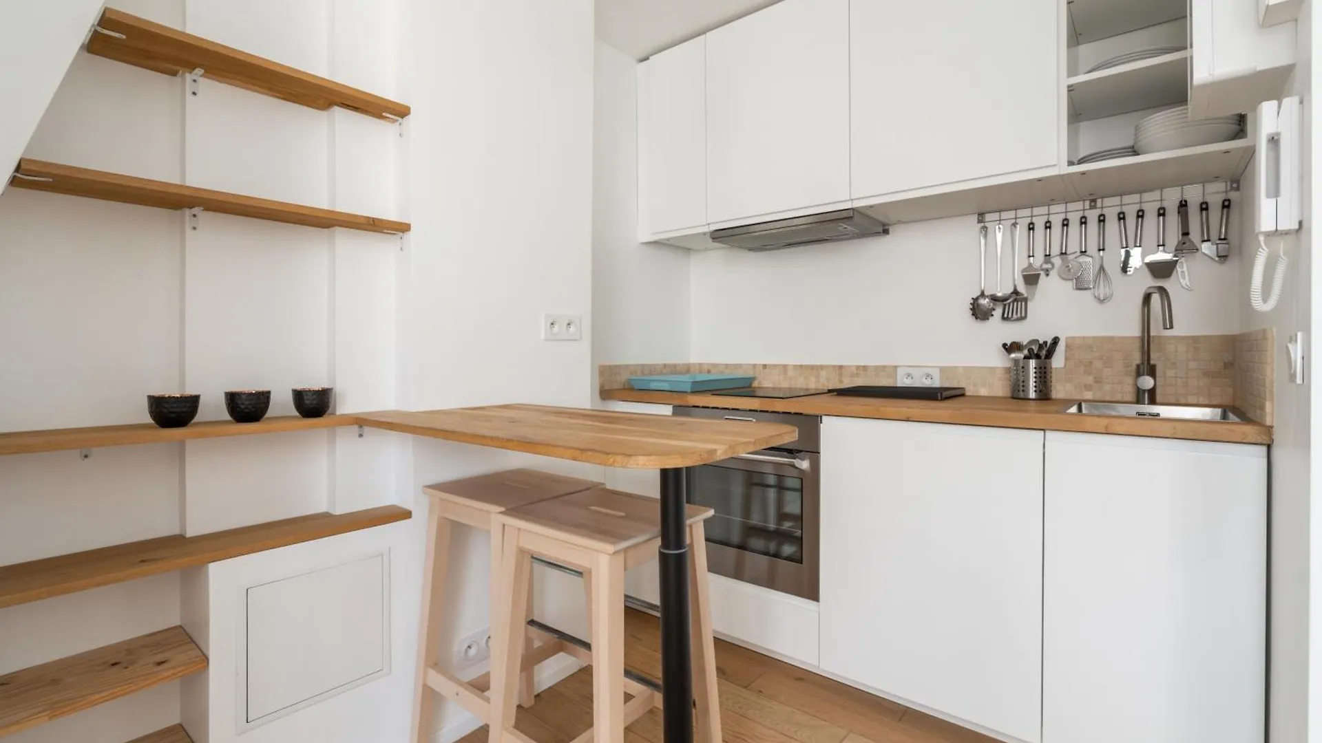 A Cosy Near Trocadero